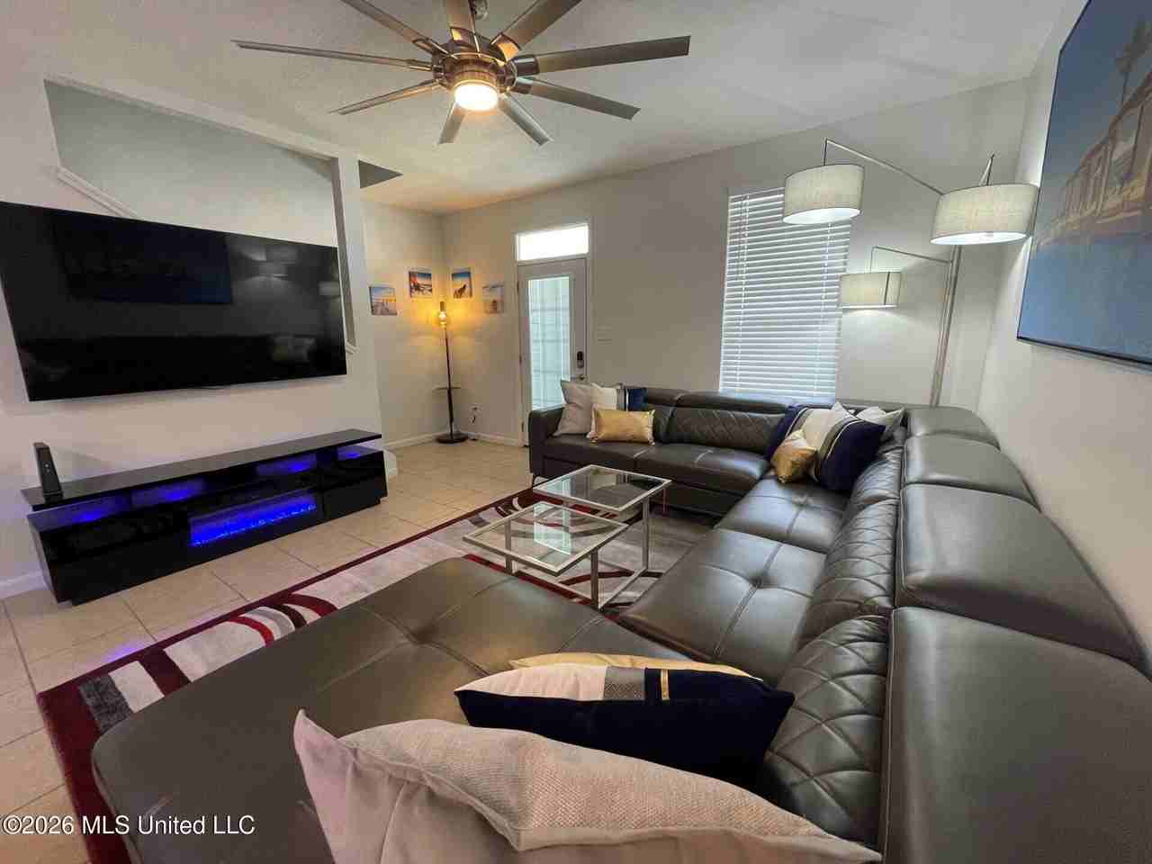1276B Century Oaks Dr - Photo 3 of 25