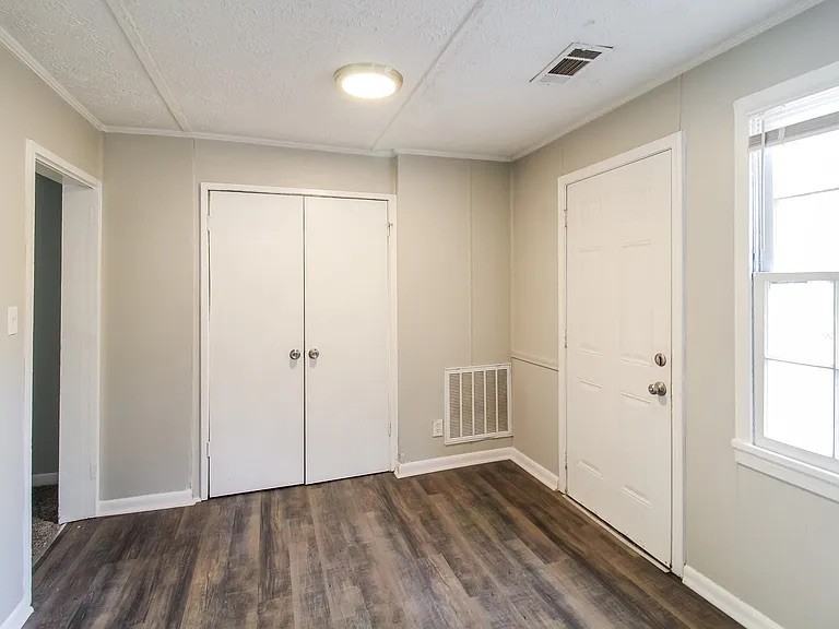 5117 Leland Dr - Photo 2 of 4