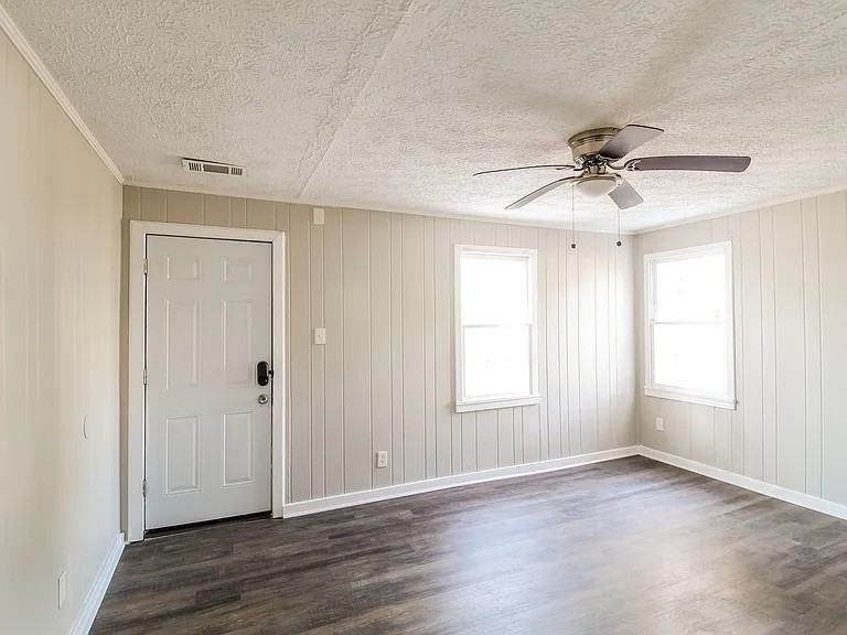 5117 Leland Dr - Photo 3 of 4