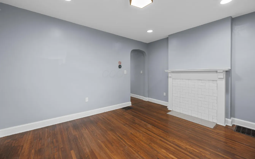 1230 Gilbert St - Photo 2 of 16