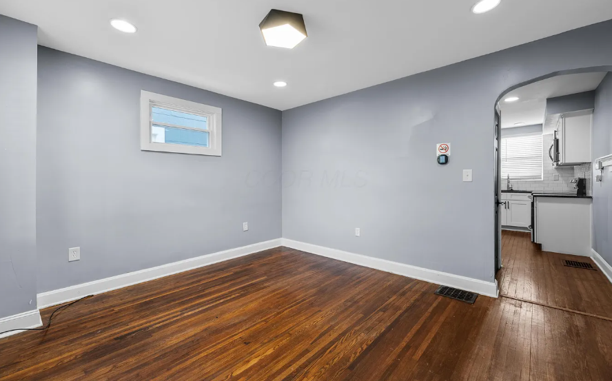 1230 Gilbert St - Photo 7 of 16