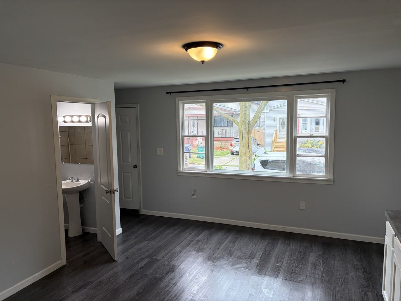 26 Gorski St - Photo 4 of 21