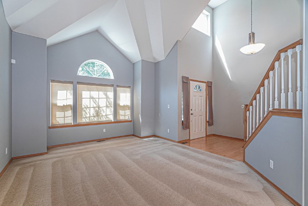 9014 Ne 176th St - Photo 2 of 15