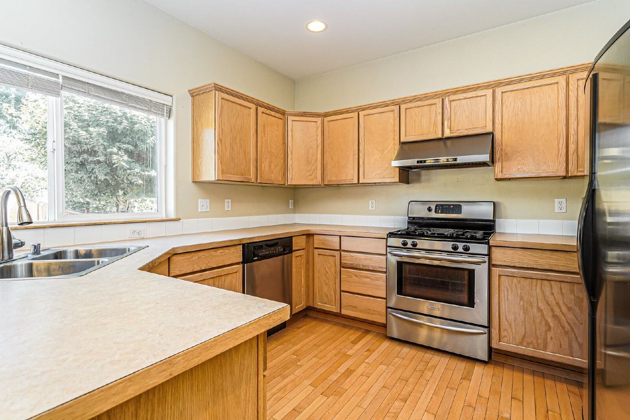 9014 Ne 176th St - Photo 4 of 15