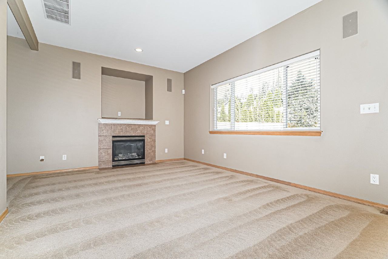 9014 Ne 176th St - Photo 6 of 15