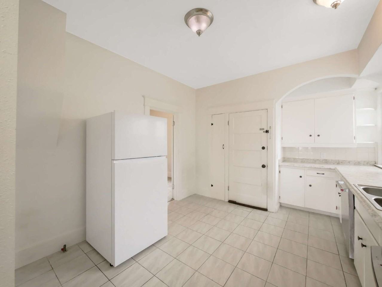 3615 Colby Ave - Photo 4 of 17