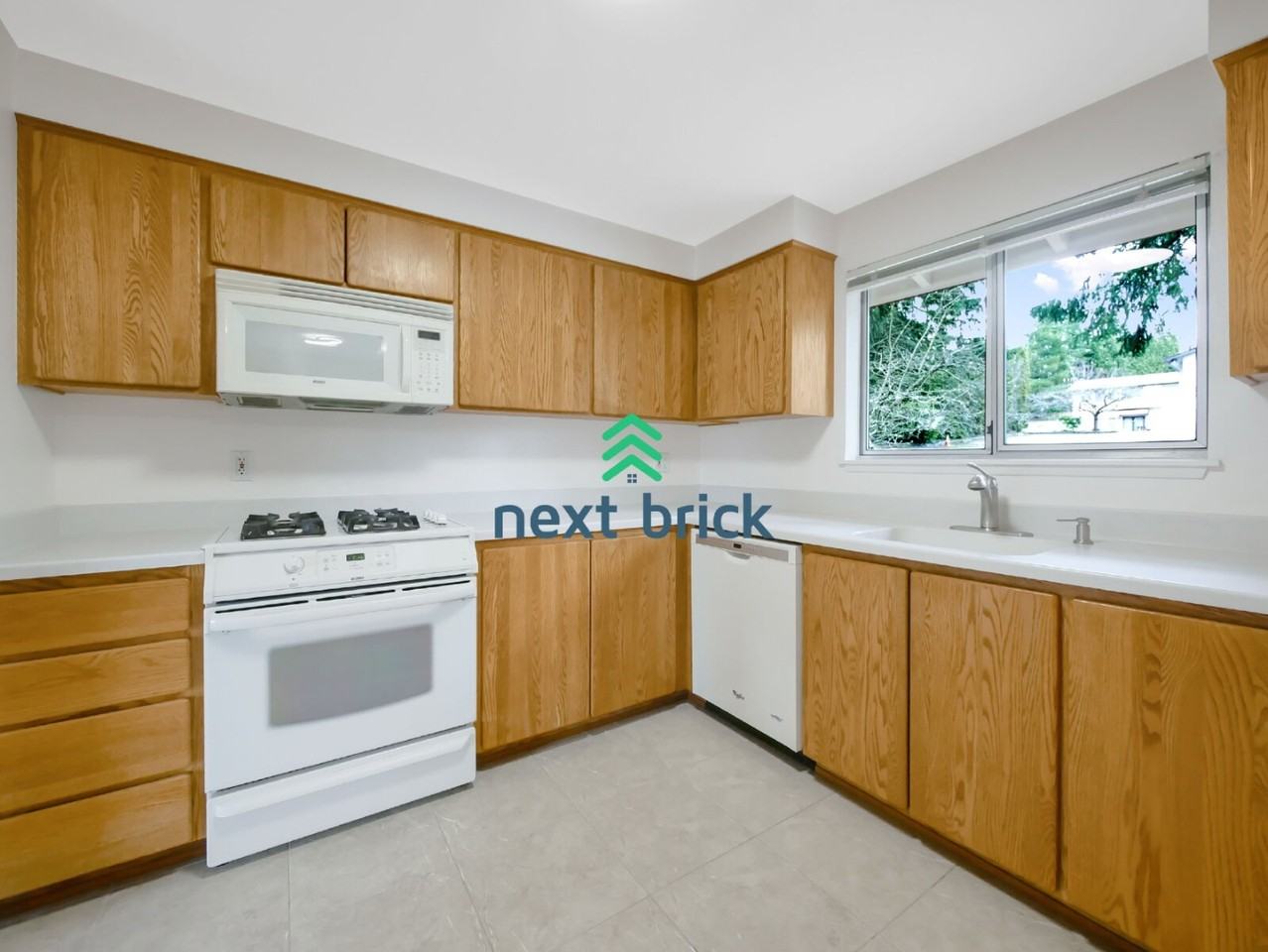 15458 4th Ave Ne - Photo 4 of 24