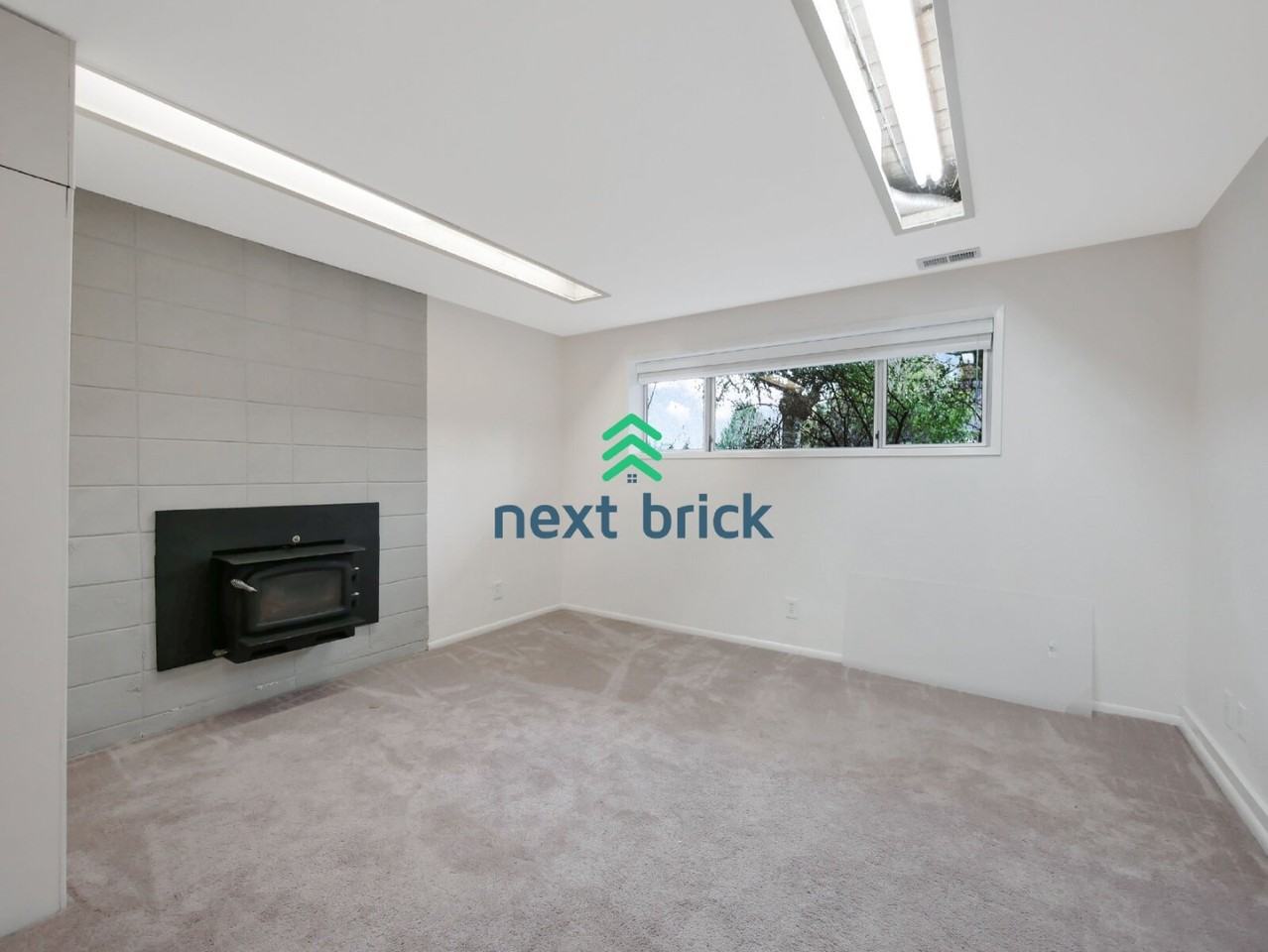 15458 4th Ave Ne - Photo 7 of 24