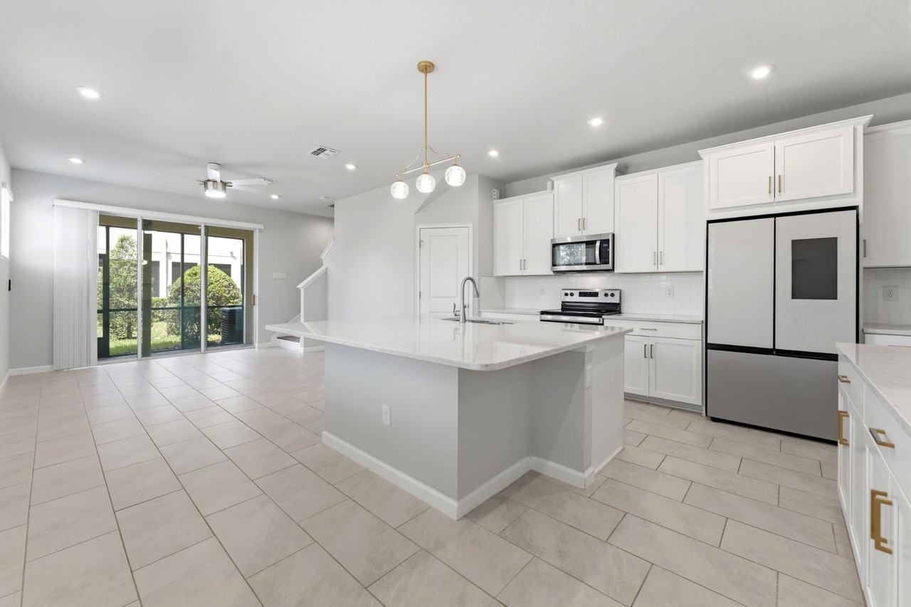2587 Everglade Way - Photo 3 of 42