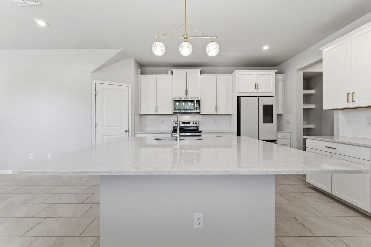 2587 Everglade Way - Photo 4 of 42