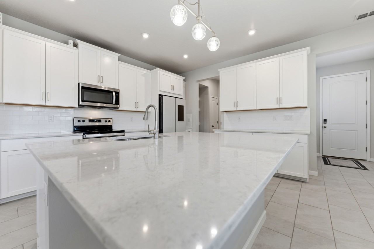 2587 Everglade Way - Photo 6 of 42