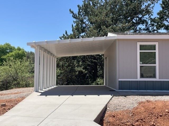 65 Yellow Sky Way - Photo 2 of 31