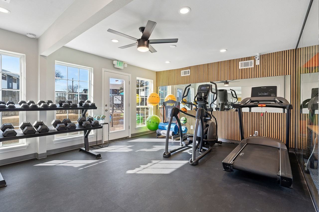 Loreto Apartment Homes - Photo 6 of 18