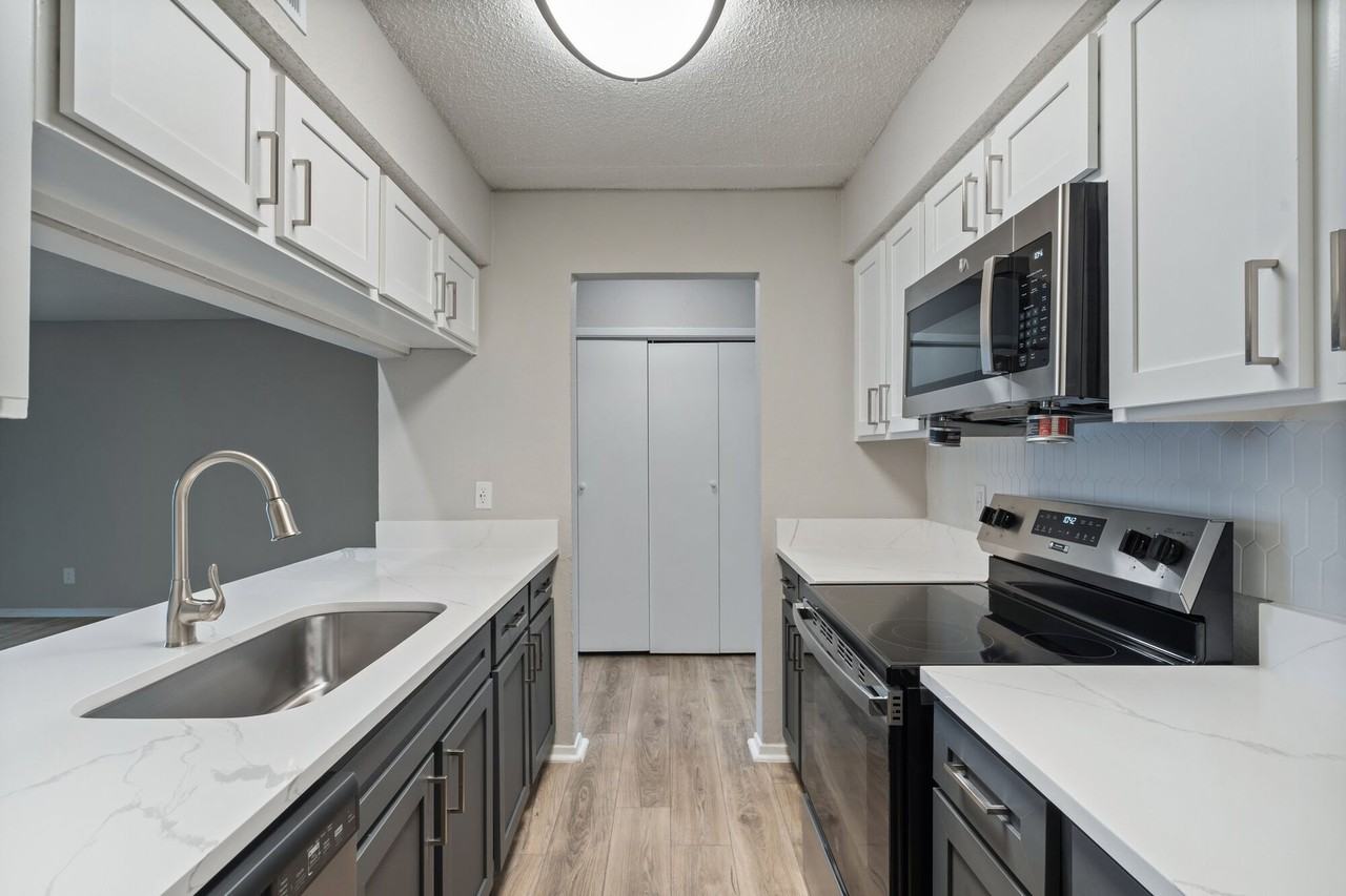 Prestonwood Apartments Homes - Photo 5 of 18
