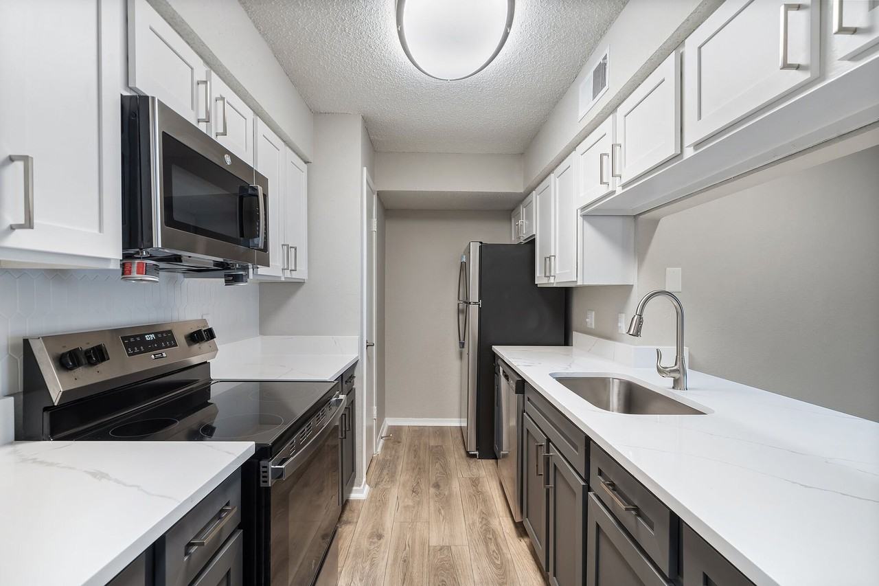 Prestonwood Apartments Homes - Photo 6 of 18