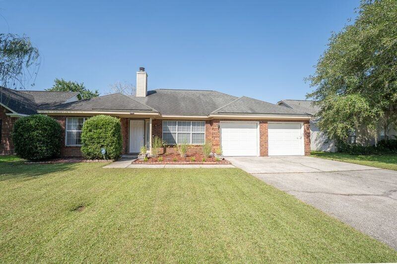 141 Dukes Way - Photo 3 of 35