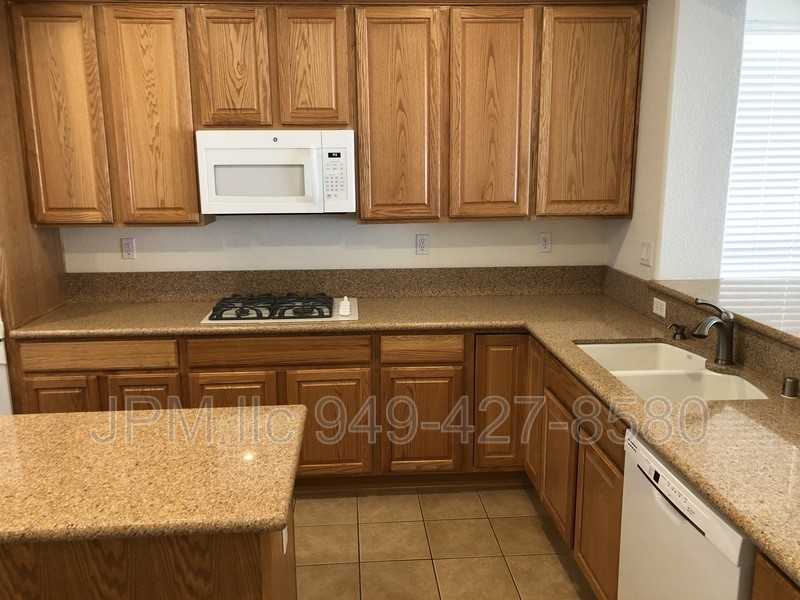 470 Shire Ct - Photo 6 of 12