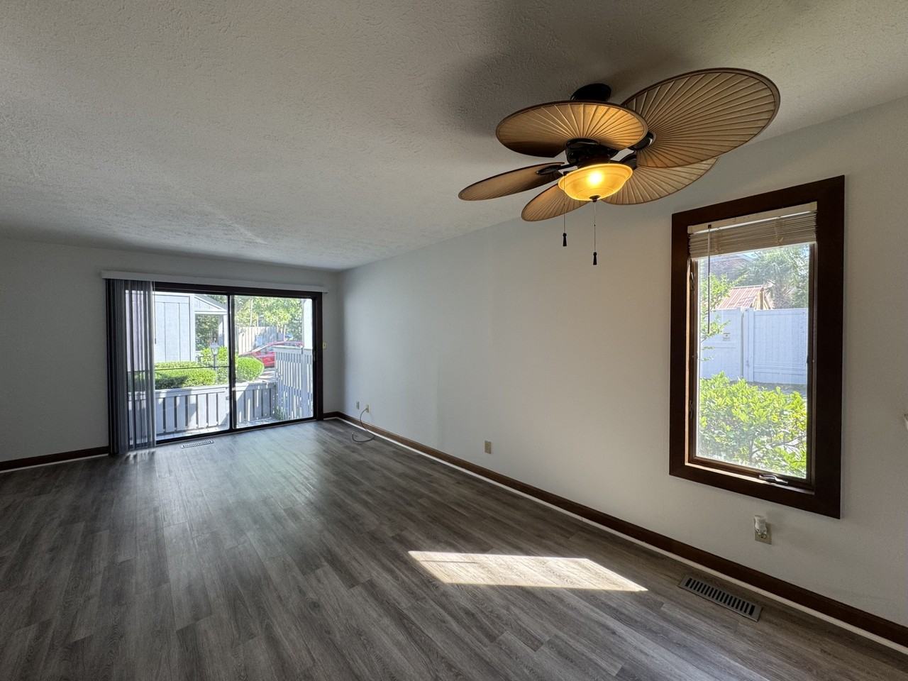 404 71st Ave N #707 - Photo 5 of 17