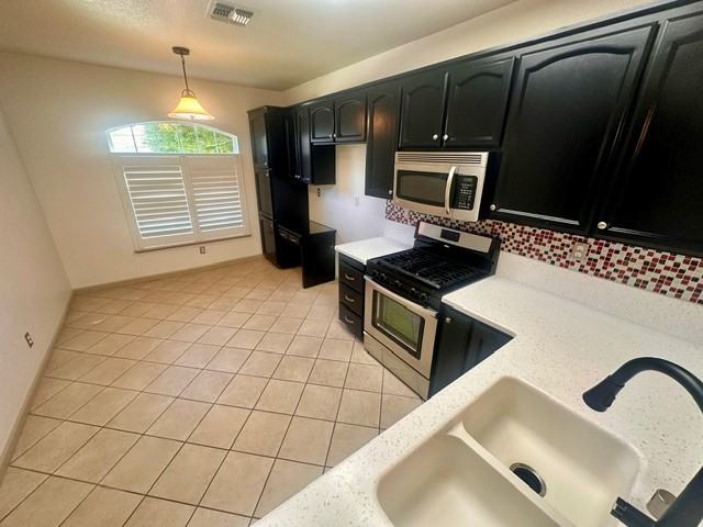 112 Gilded Rock Cir - Photo 3 of 15