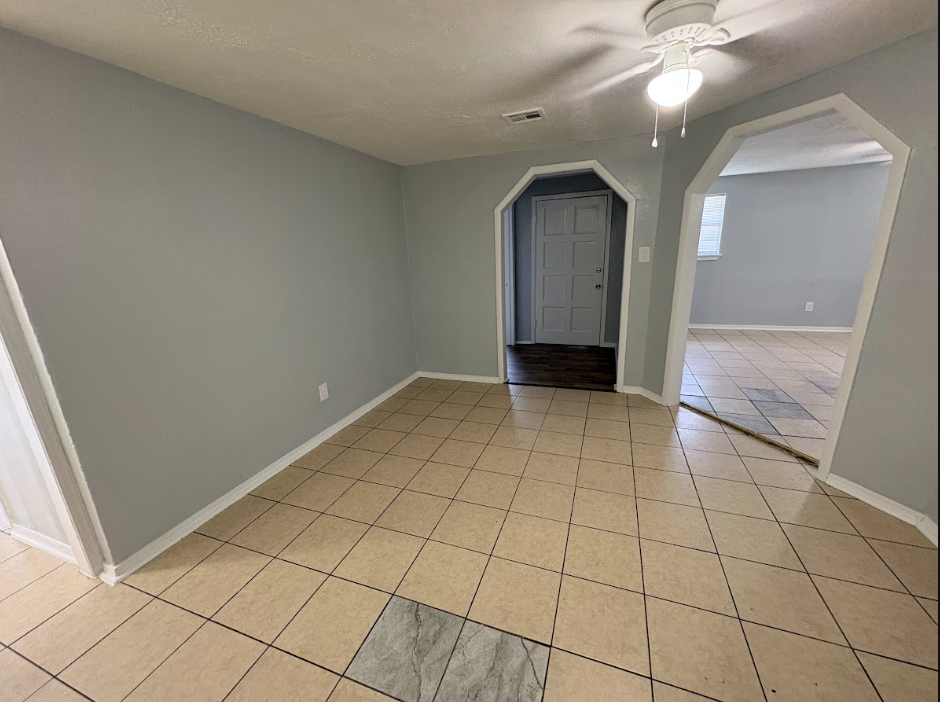 1936 Lariet Ln - Photo 3 of 14