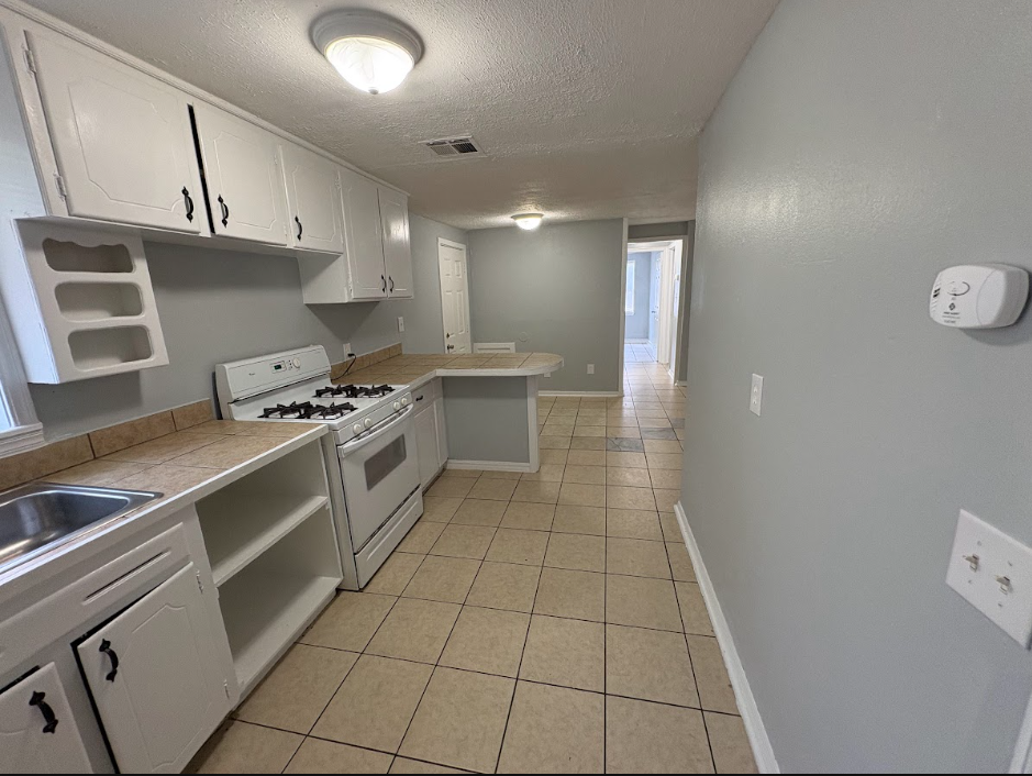 1936 Lariet Ln - Photo 5 of 14
