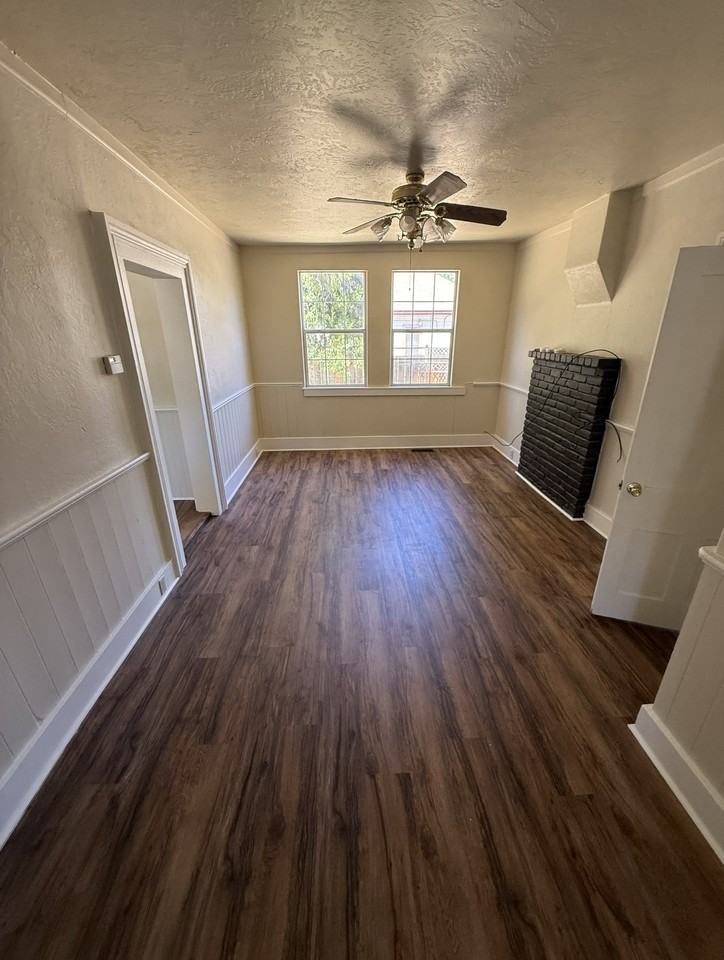 303 Pine St - Photo 4 of 8
