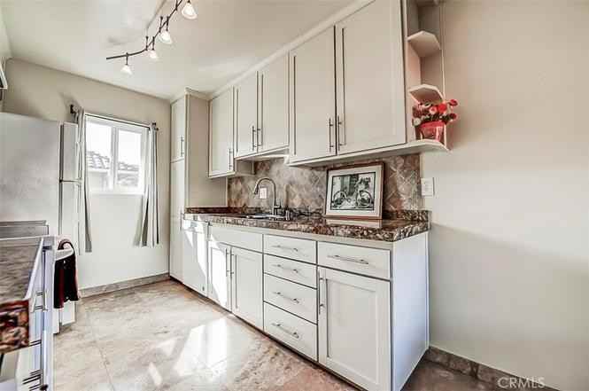 555 S La Veta Park Cir - Photo 4 of 18