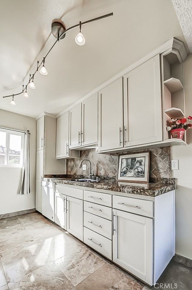 555 S La Veta Park Cir - Photo 5 of 18