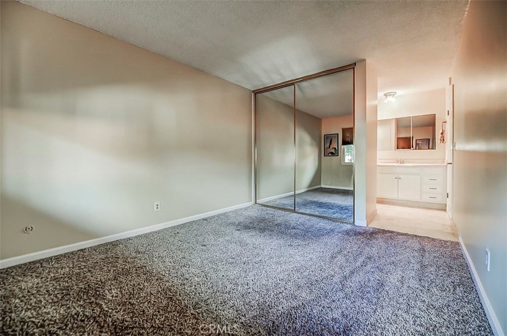 555 S La Veta Park Cir - Photo 7 of 18