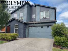 featured image of 1915 Seven Oaks St Se