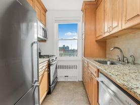 2530 Independence Ave #6J - Photo 1 of 1