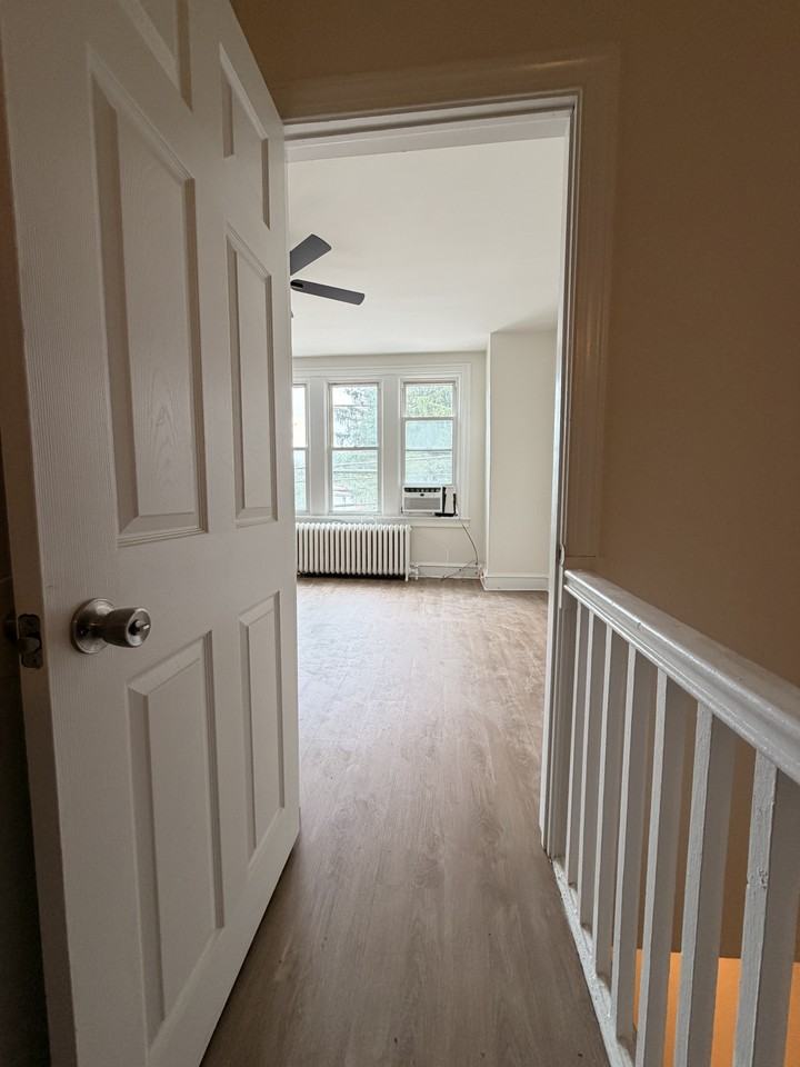 7774 Montgomery Ave - Photo 4 of 16