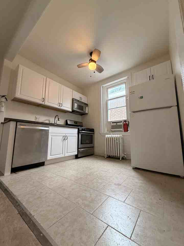 7774 Montgomery Ave - Photo 7 of 16