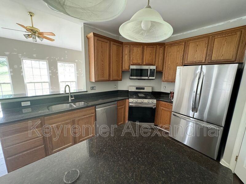 17753 Avenel Ln - Photo 7 of 24