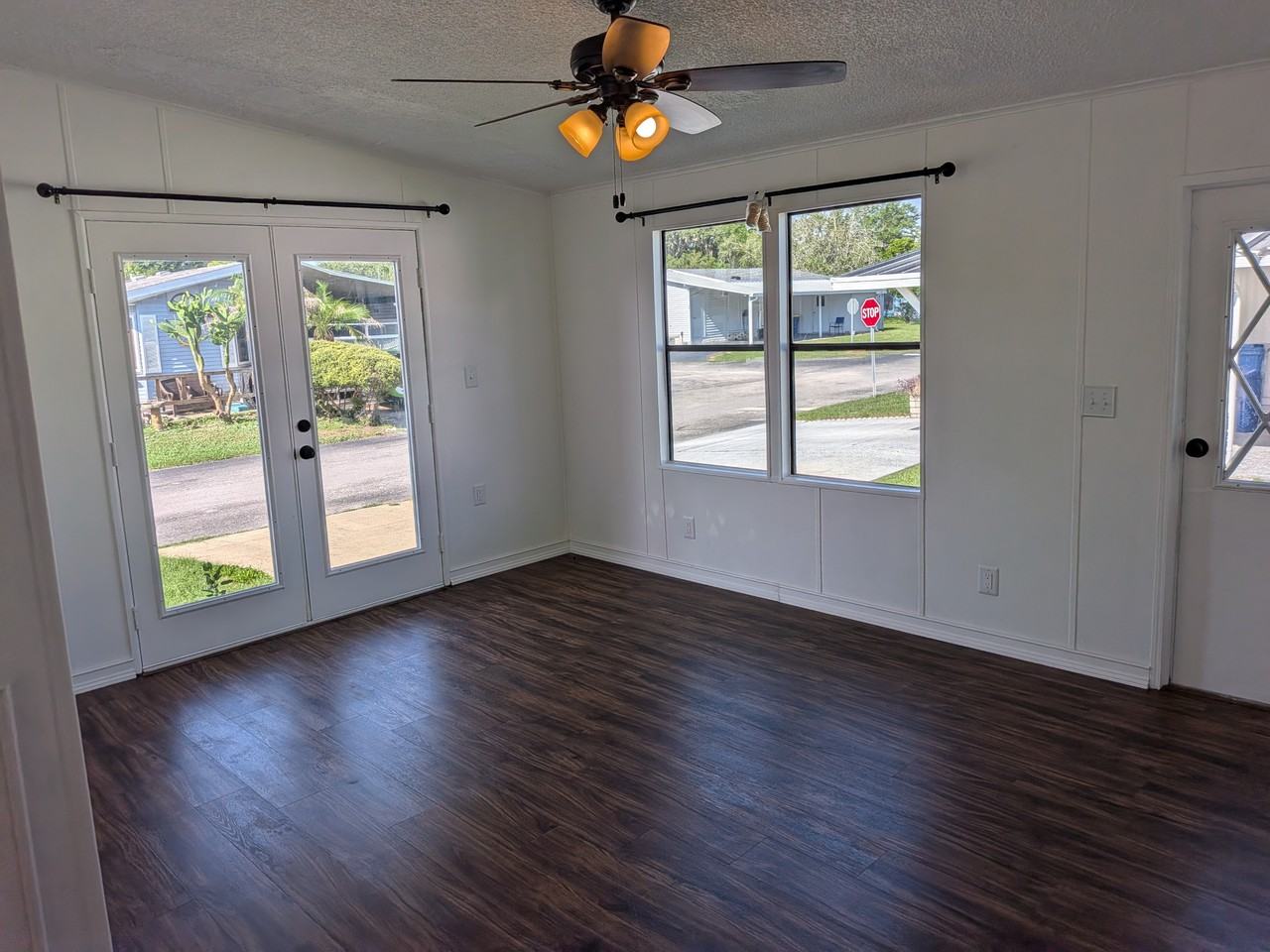 36037 Coleus Ave - Photo 4 of 21