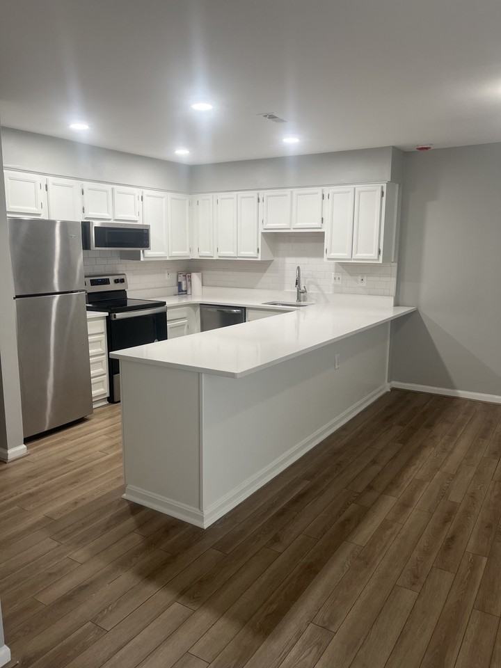 838 Smartts Ln Ne #NA - Photo 2 of 16