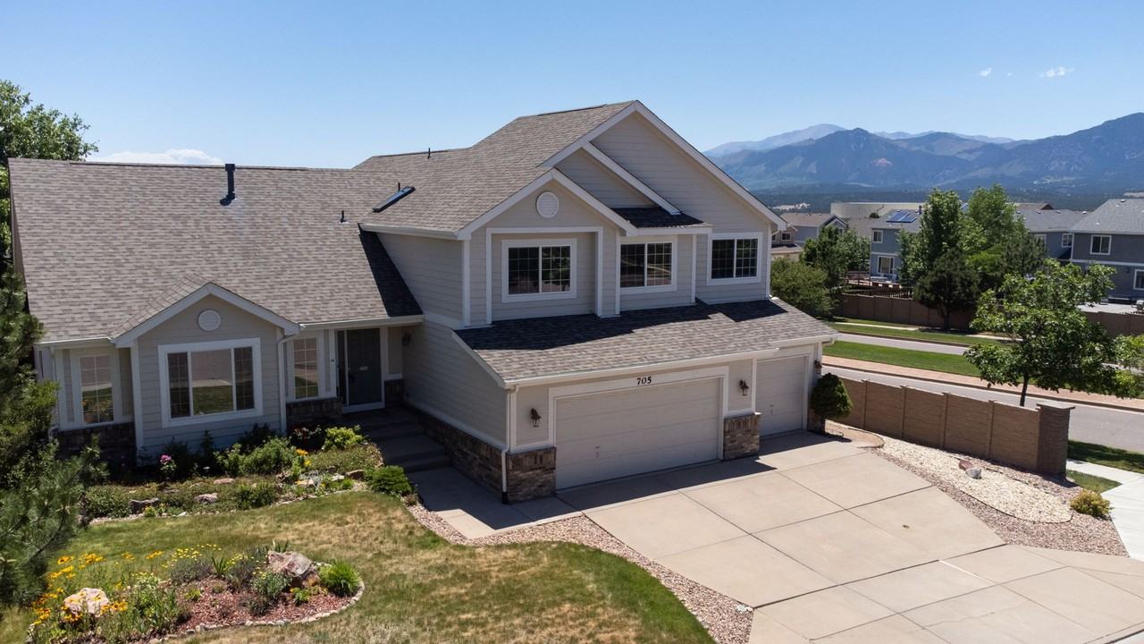705 Witchhazel Ct - Photo 2 of 50