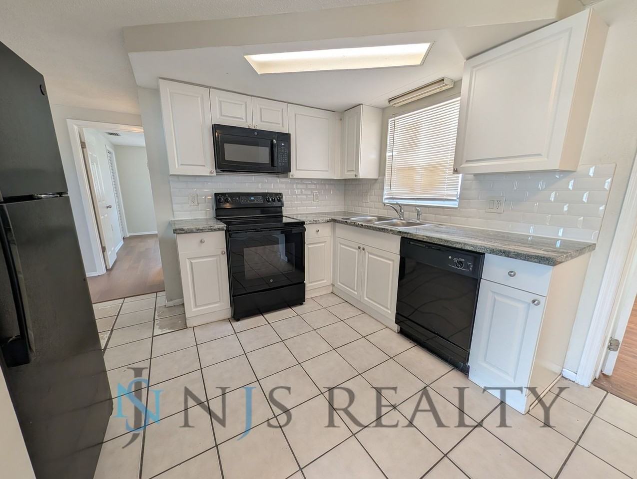 7024 Rockwood Dr - Photo 5 of 17