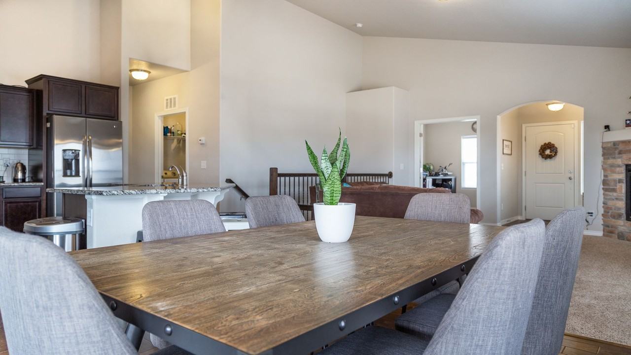 8141 Misty Moon Dr - Photo 3 of 34