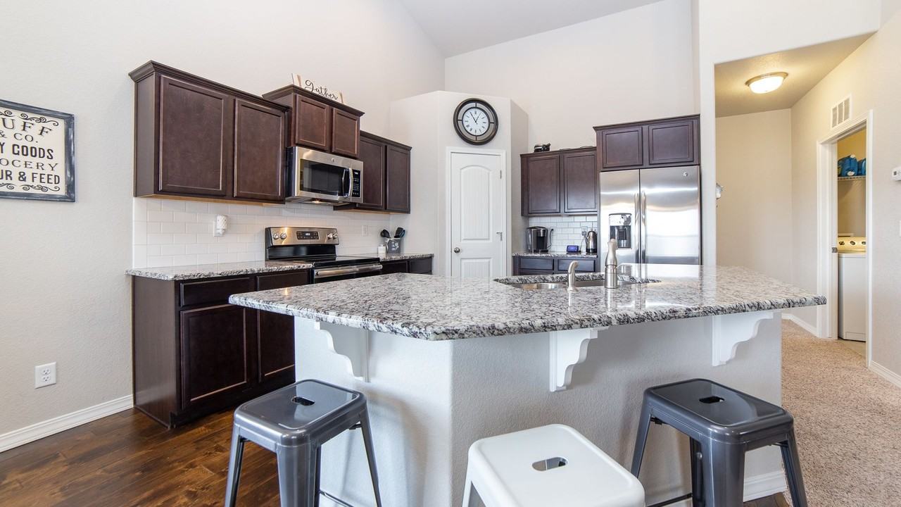 8141 Misty Moon Dr - Photo 6 of 34