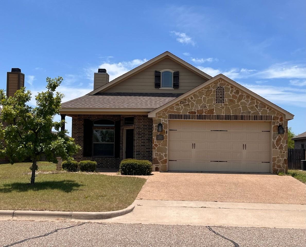 3109 Silver Saddle Dr - Photo 3 of 26