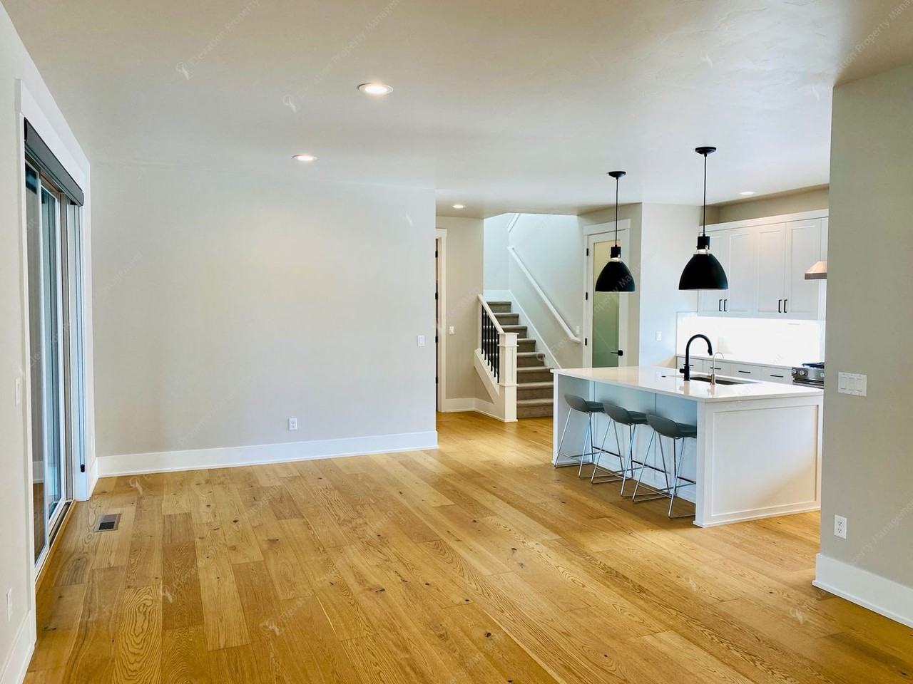 2358 Nw Brickyard St - Photo 7 of 49