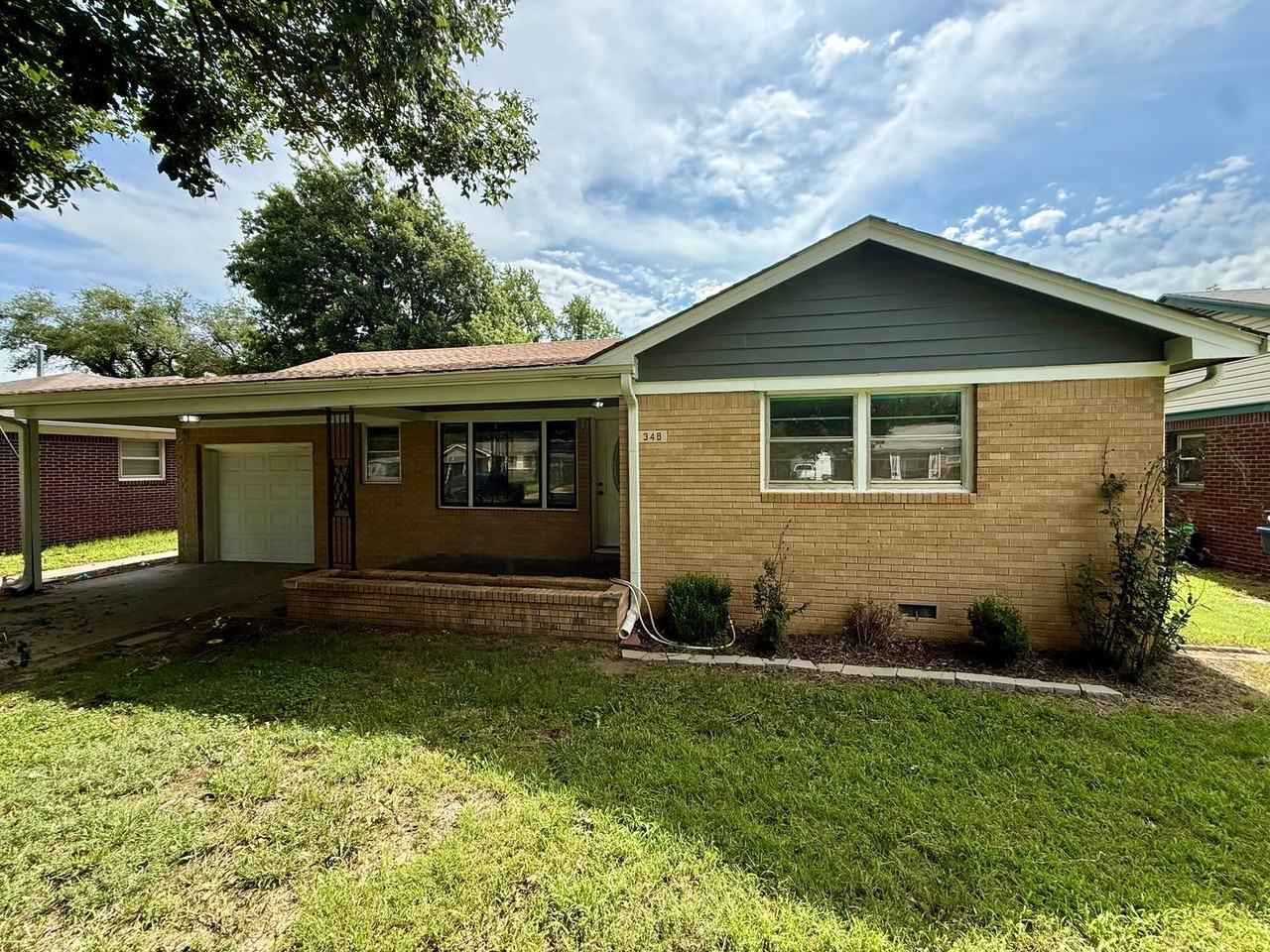 348 S Derby Ave