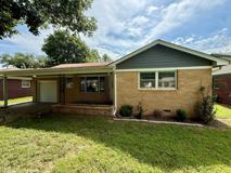 348 S Derby Ave - Photo 1 of 1