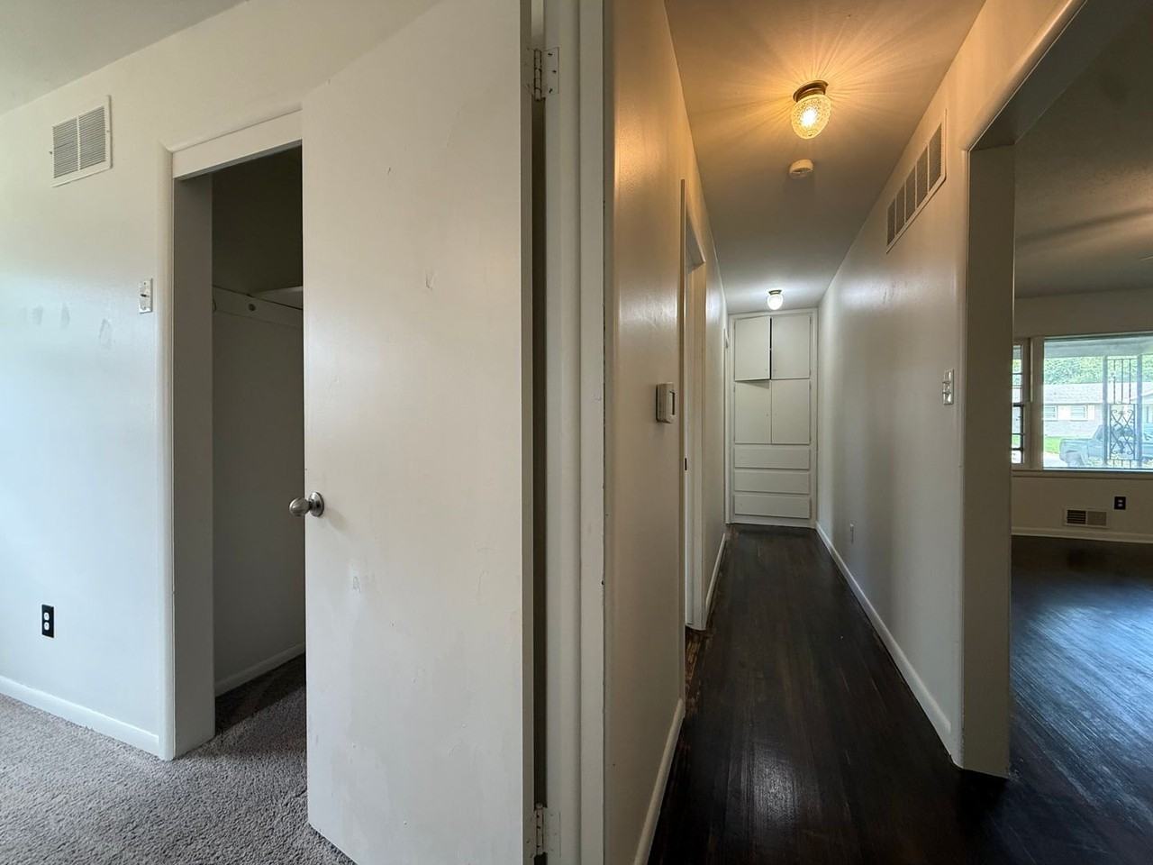 348 S Derby Ave - Photo 6 of 25