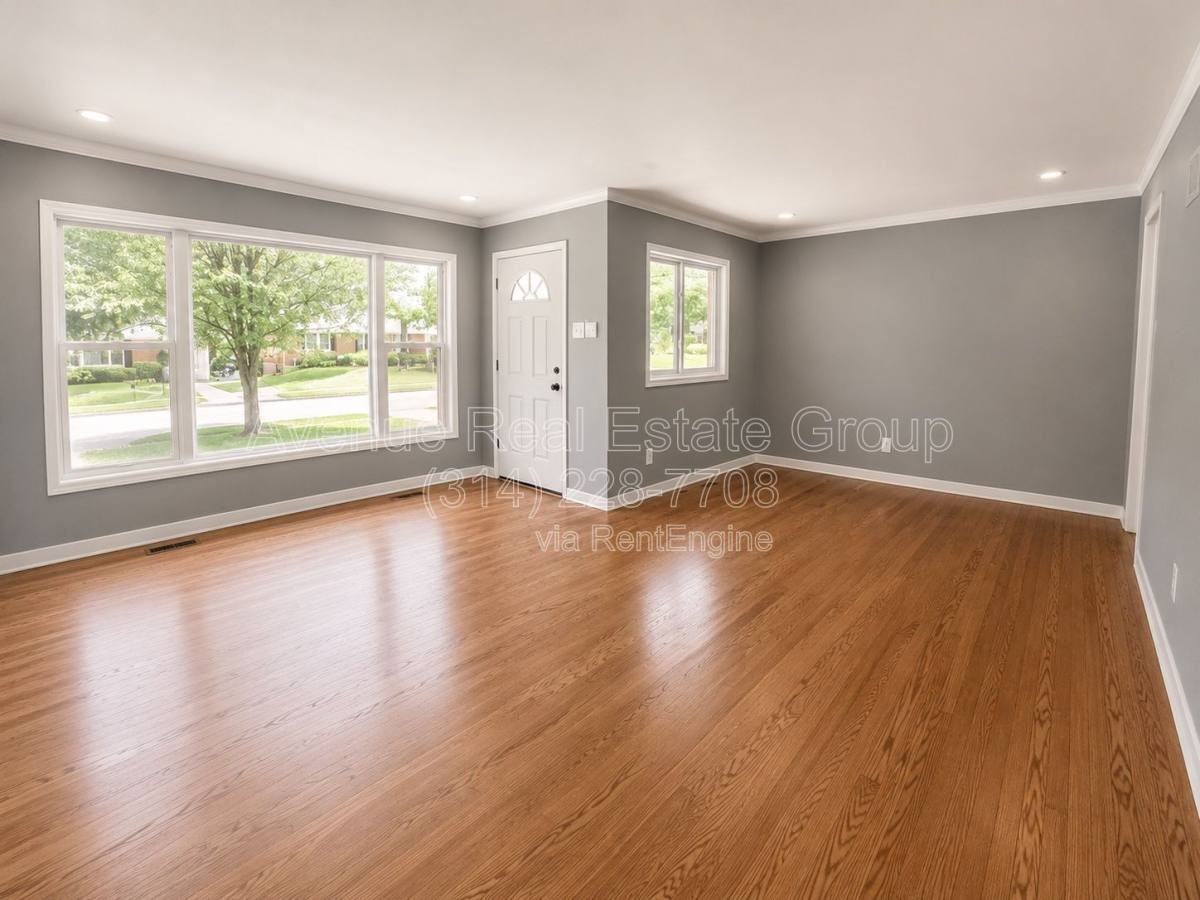 9529 Lodge Pole Ln - Photo 3 of 10