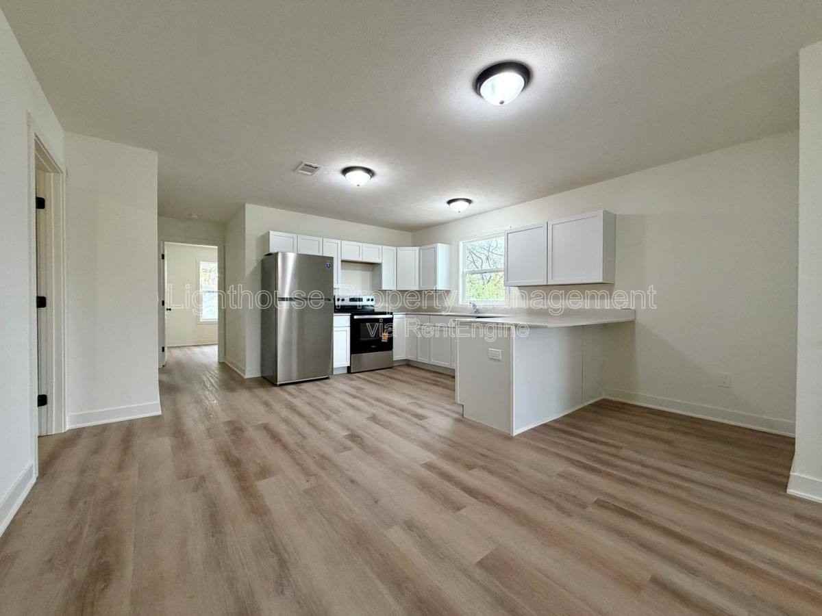 313 Orchard Ave #2 - Photo 2 of 10