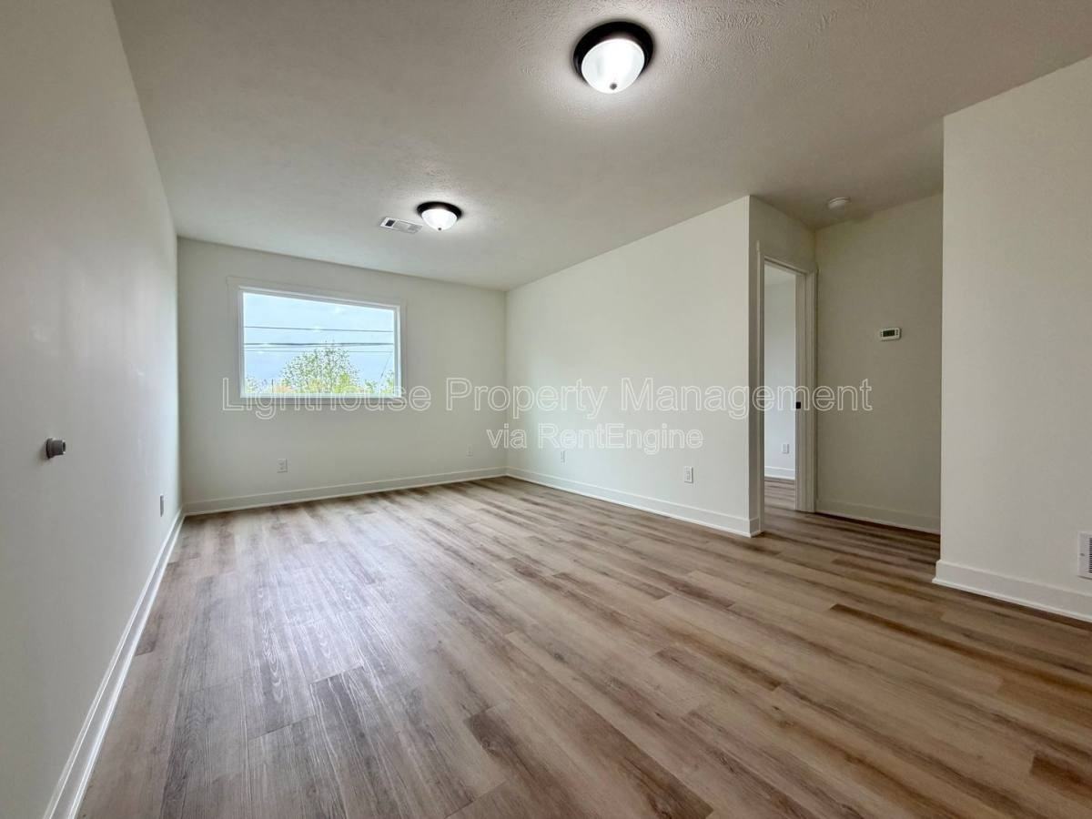 313 Orchard Ave #2 - Photo 3 of 10
