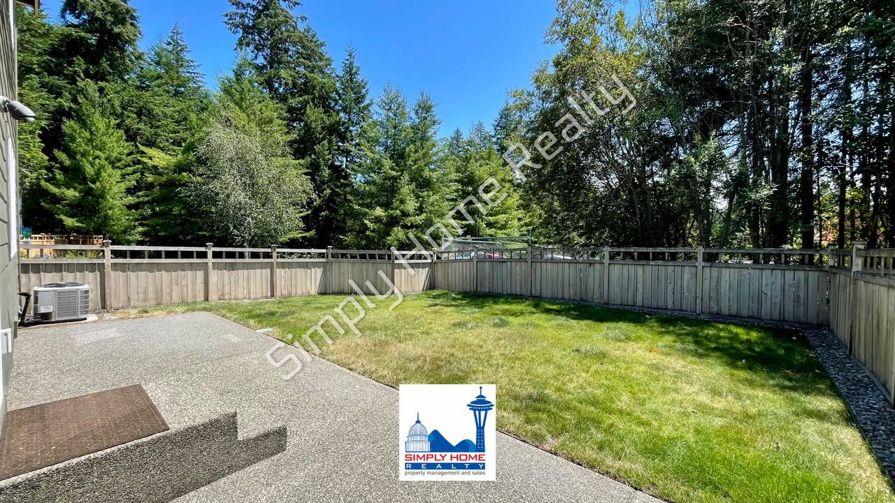 8715 Madrid St Ne - Photo 2 of 25
