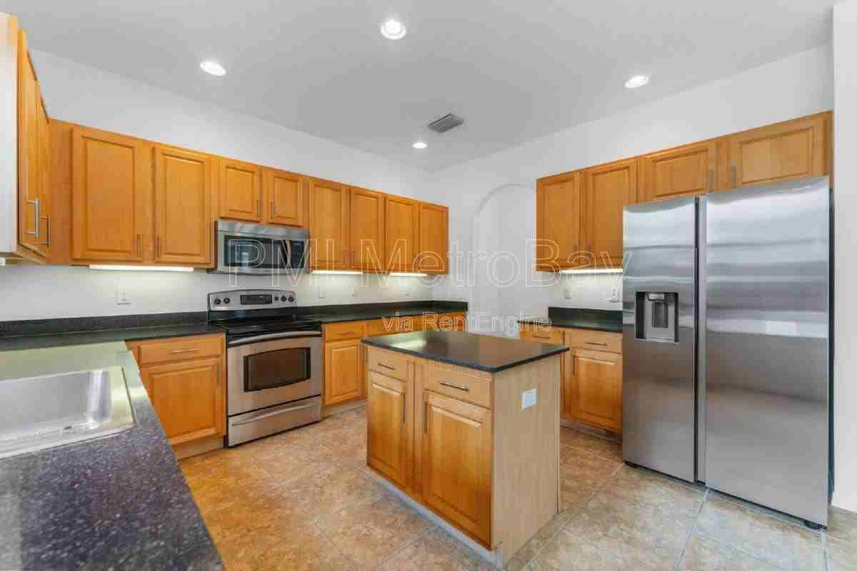 10886 Cory Lake Dr - Photo 2 of 10